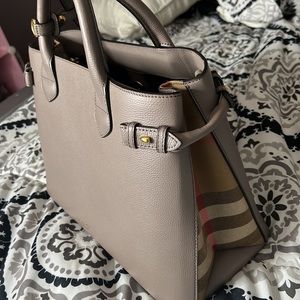 Burberry House Check Leather Banner Medium Tote